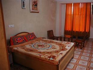 Staywell Hotel Дармсала Екстер'єр фото